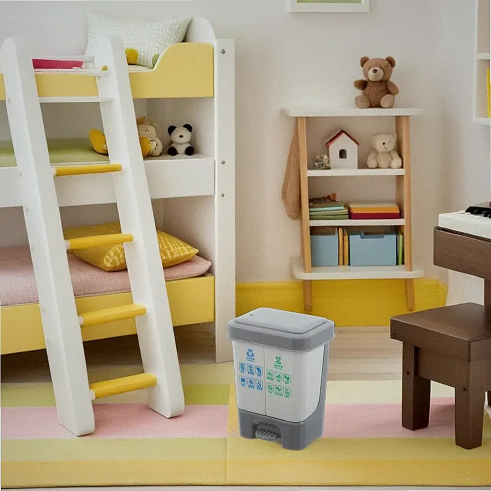 Mini Trash Can Toy: Miniature Garbage Cans with Lids - Small Garbage Bin Model