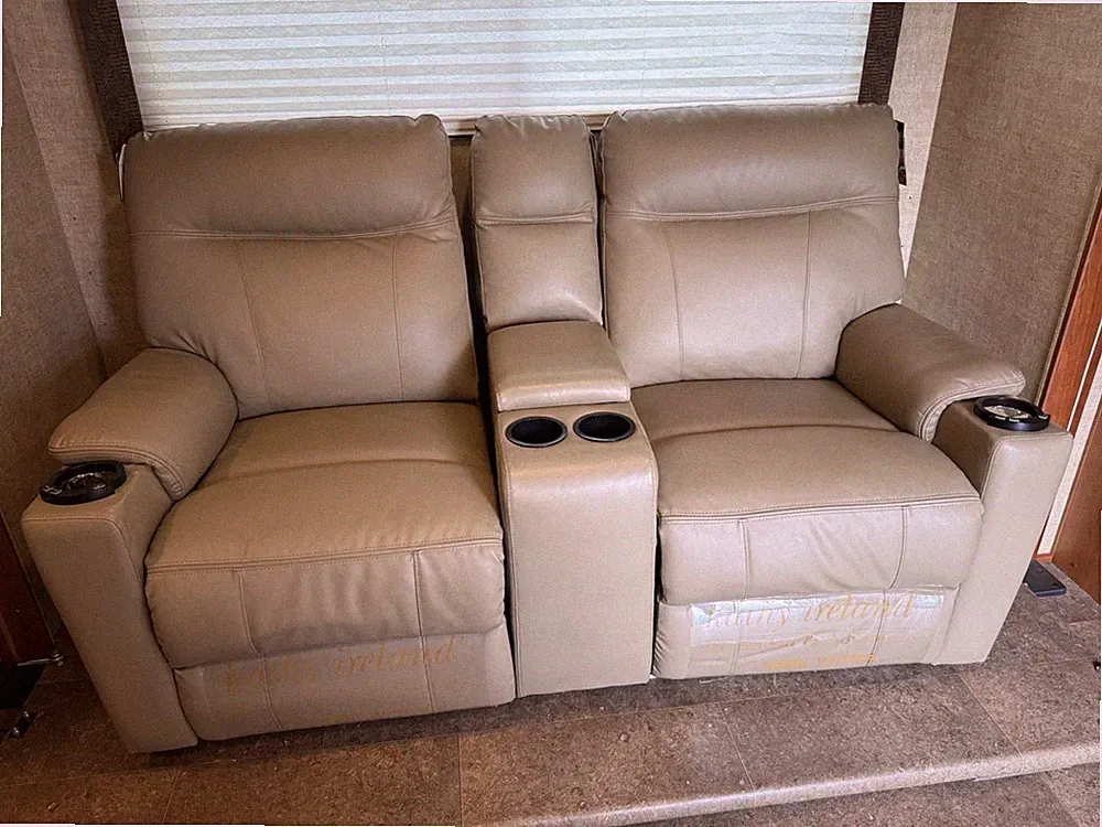 RV / Theater Seating Recliner w/ Console – LED Lights – Excellent Condition